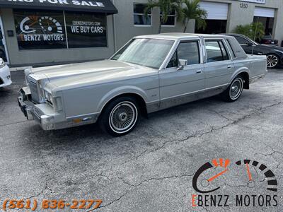 1988 Lincoln Town Car Signature Sedan