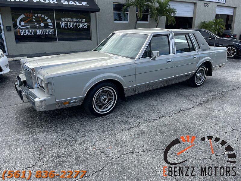 1988 Lincoln Town Car Signature   - Photo 1 - Jupiter, FL 33469