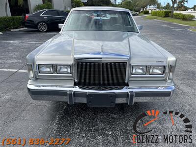 1988 Lincoln Town Car Signature   - Photo 2 - Jupiter, FL 33469