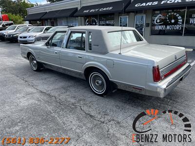 1988 Lincoln Town Car Signature   - Photo 7 - Jupiter, FL 33469