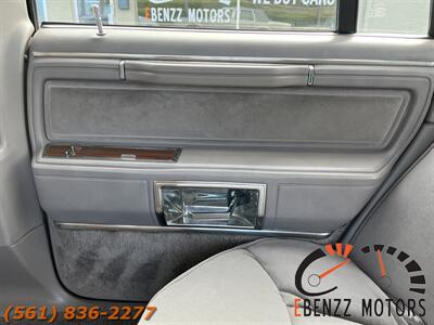 1988 Lincoln Town Car Signature   - Photo 17 - Jupiter, FL 33469