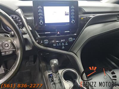 2022 Toyota Camry SE   - Photo 11 - Jupiter, FL 33469