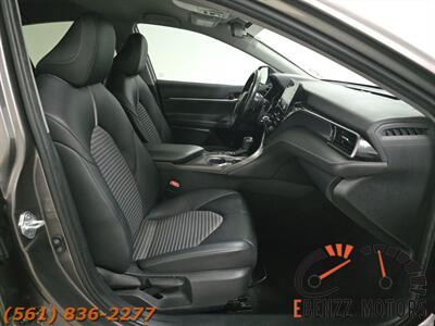 2022 Toyota Camry SE   - Photo 8 - Jupiter, FL 33469