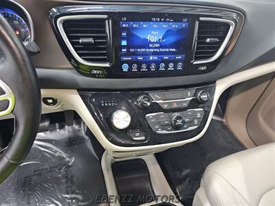 2017 Chrysler Pacifica Touring-L Plus   - Photo 11 - Jupiter, FL 33469