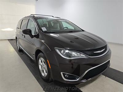 2017 Chrysler Pacifica Touring-L Plus   - Photo 3 - Jupiter, FL 33469