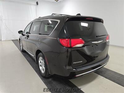 2017 Chrysler Pacifica Touring-L Plus   - Photo 6 - Jupiter, FL 33469