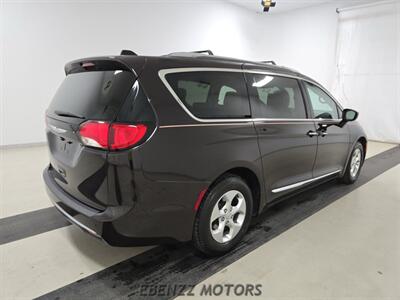 2017 Chrysler Pacifica Touring-L Plus   - Photo 4 - Jupiter, FL 33469