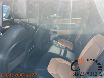 2023 Land Rover Defender 130 X-Dynamic SE   - Photo 12 - Jupiter, FL 33469