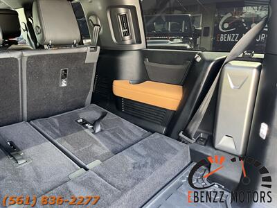 2023 Land Rover Defender 130 X-Dynamic SE   - Photo 18 - Jupiter, FL 33469