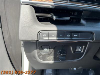 2024 Cadillac Escalade Premium luxury   - Photo 17 - Jupiter, FL 33469