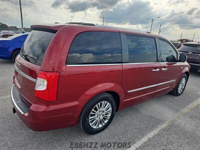 2014 Chrysler Town and Country Touring-L   - Photo 2 - Jupiter, FL 33469