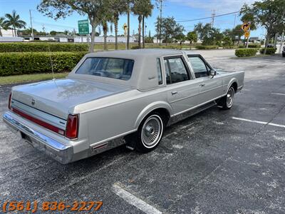 1988 Lincoln Town Car Signature   - Photo 5 - Jupiter, FL 33469