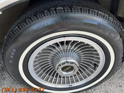 1988 Lincoln Town Car Signature   - Photo 20 - Jupiter, FL 33469