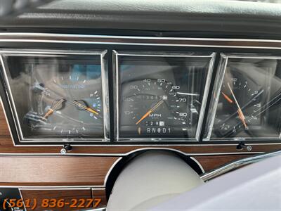 1988 Lincoln Town Car Signature   - Photo 11 - Jupiter, FL 33469