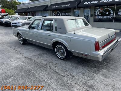 1988 Lincoln Town Car Signature   - Photo 7 - Jupiter, FL 33469