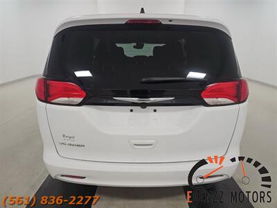 2023 Chrysler Voyager LX   - Photo 5 - Jupiter, FL 33469