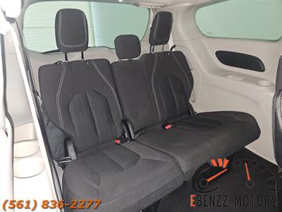 2023 Chrysler Voyager LX   - Photo 14 - Jupiter, FL 33469