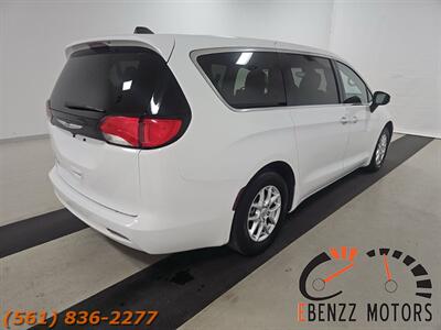 2023 Chrysler Voyager LX   - Photo 4 - Jupiter, FL 33469