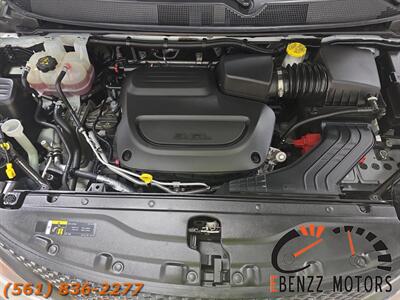 2023 Chrysler Voyager LX   - Photo 16 - Jupiter, FL 33469