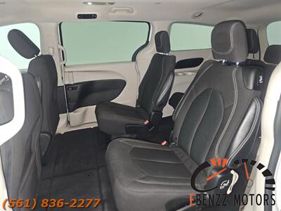 2023 Chrysler Voyager LX   - Photo 13 - Jupiter, FL 33469
