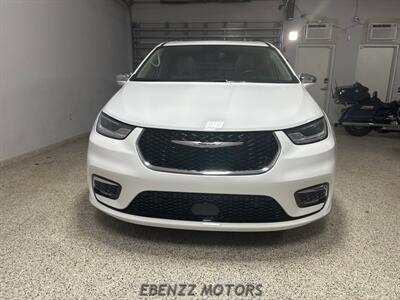 2021 Chrysler Pacifica Limited   - Photo 2 - Jupiter, FL 33469