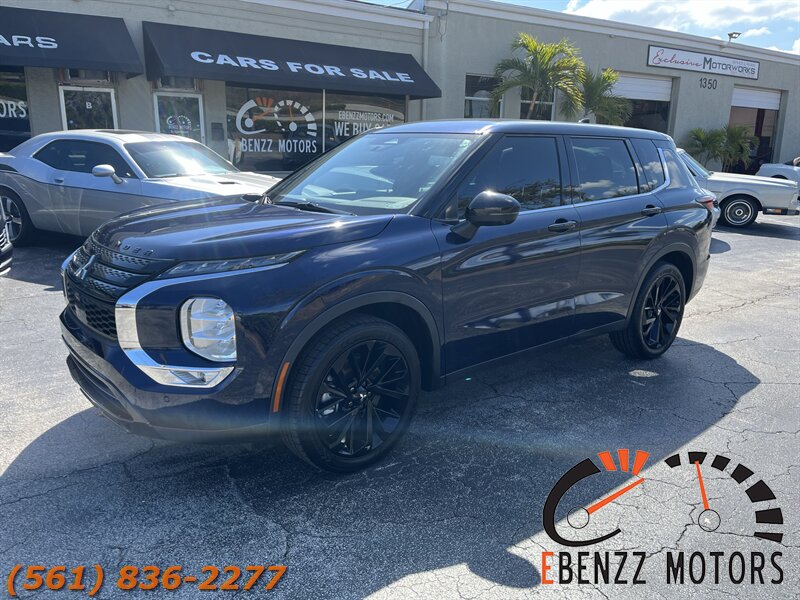 2023 Mitsubishi Outlander SE   - Photo 1 - Jupiter, FL 33469