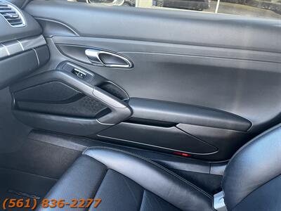 2016 Porsche Cayman   - Photo 14 - Jupiter, FL 33469
