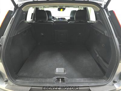 2019 Volvo XC40 T5 Momentum   - Photo 6 - Jupiter, FL 33469