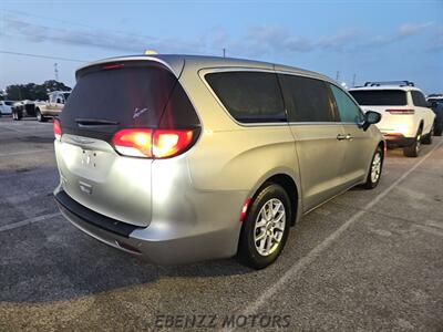 2017 Chrysler Pacifica Touring   - Photo 2 - Jupiter, FL 33469