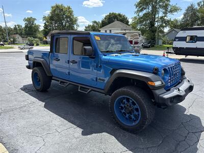 2020 Jeep Gladiator Sport   - Photo 4 - Rushville, IN 46173