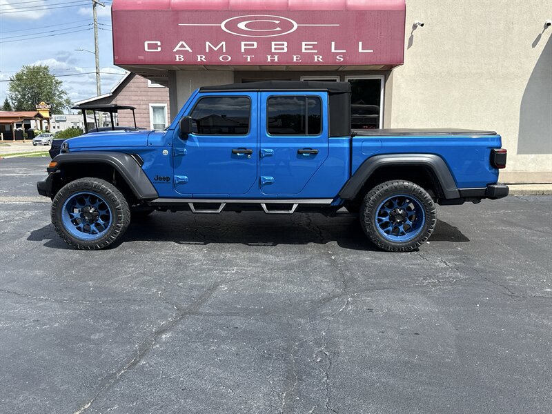 2020 Jeep Gladiator Sport   - Photo 1 - Rushville, IN 46173