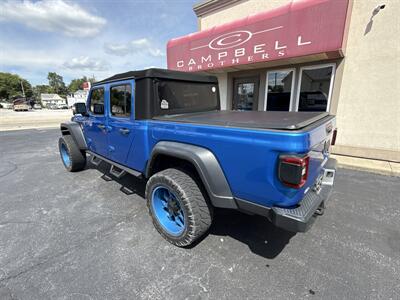 2020 Jeep Gladiator Sport   - Photo 7 - Rushville, IN 46173