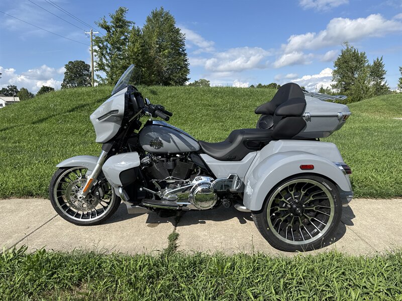 2026 Harley-Davidson Trike Street Glide 3 Limited   - Photo 1 - Rushville, IN 46173