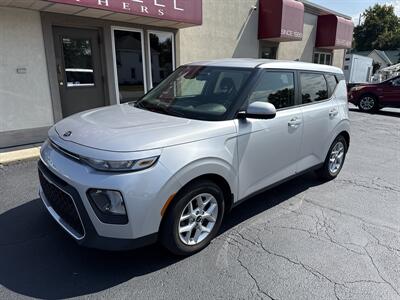 2020 Kia Soul S   - Photo 2 - Rushville, IN 46173