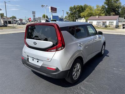 2020 Kia Soul S   - Photo 6 - Rushville, IN 46173
