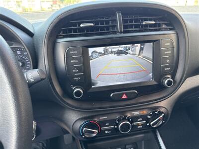 2020 Kia Soul S   - Photo 13 - Rushville, IN 46173