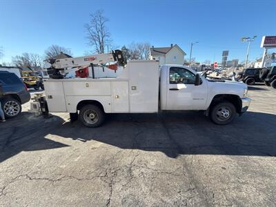 2013 Chevrolet Silverado 3500HD CC Work Truck   - Photo 5 - Rushville, IN 46173