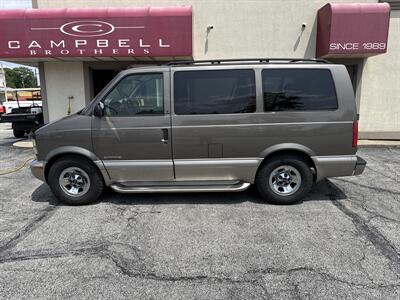 2002 GMC Safari SLE   - Photo 1 - Rushville, IN 46173