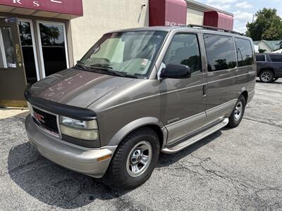 2002 GMC Safari SLE   - Photo 2 - Rushville, IN 46173