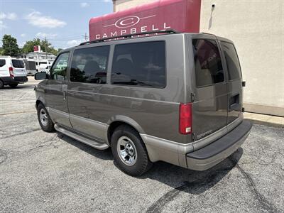 2002 GMC Safari SLE   - Photo 8 - Rushville, IN 46173