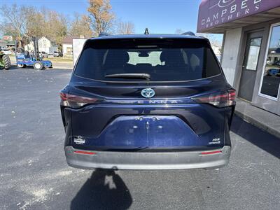 2024 Toyota Sienna XLE 8-Passenger   - Photo 6 - Rushville, IN 46173