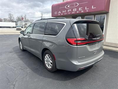 2022 Chrysler Pacifica Touring L   - Photo 7 - Rushville, IN 46173