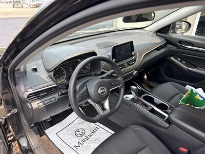 2023 Nissan Altima 2.5 SV   - Photo 9 - Rushville, IN 46173