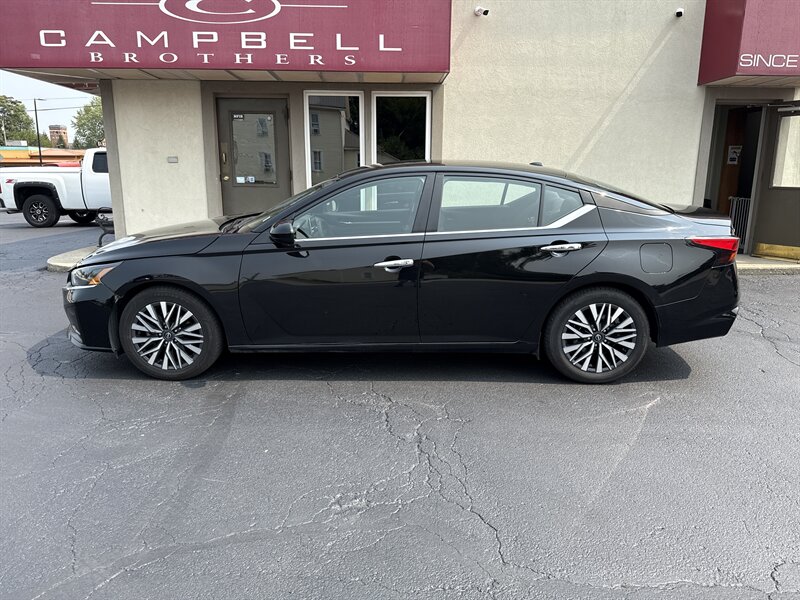 2023 Nissan Altima 2.5 SV - Photo 1 - Rushville, IN 46173