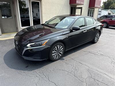 2023 Nissan Altima 2.5 SV   - Photo 2 - Rushville, IN 46173