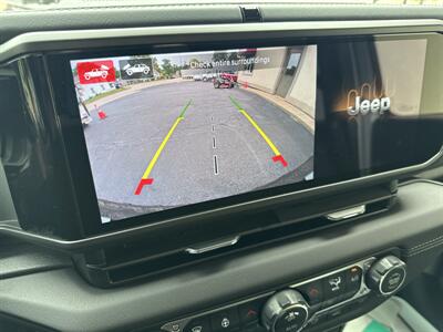 2024 Jeep Wrangler Rubicon 4xe   - Photo 12 - Rushville, IN 46173