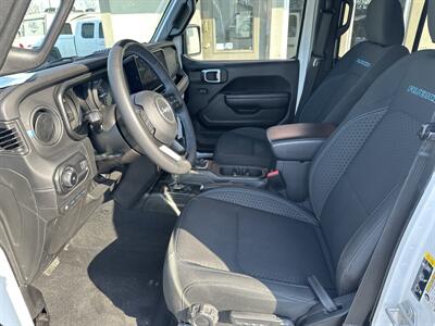 2024 Jeep Wrangler Rubicon 4xe - Photo 9 - Rushville, IN 46173