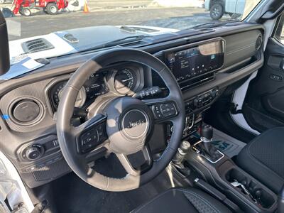 2024 Jeep Wrangler Rubicon 4xe - Photo 10 - Rushville, IN 46173