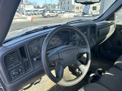 2003 GMC Sierra 1500 Work Truck 2dr Standard Cab Work Truck   - Photo 9 - Rushville, IN 46173