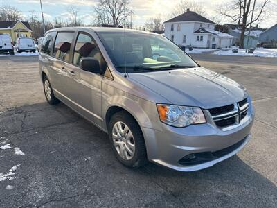 2018 Dodge Grand Caravan SE   - Photo 4 - Rushville, IN 46173